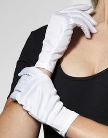 Vita Korta Handskar med Silkesaktigt Tyg